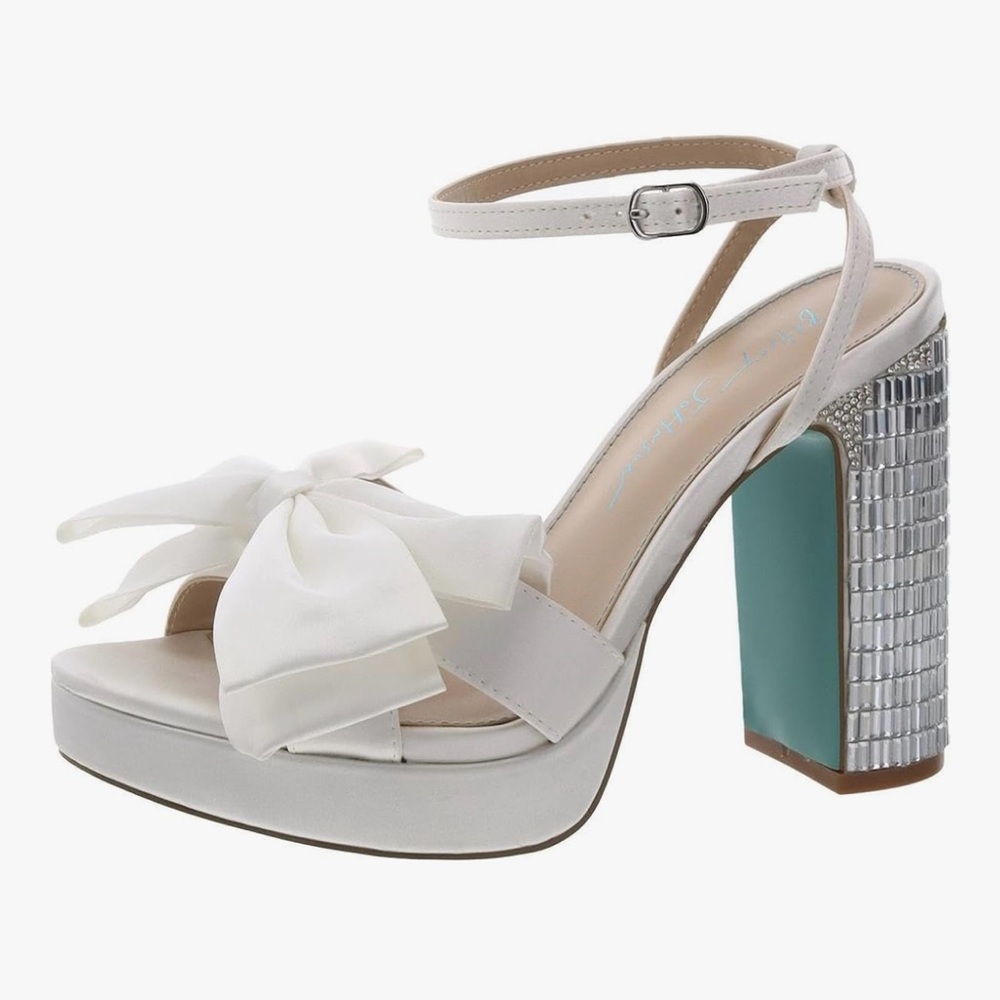 Elegant White Platform Heels with Bow